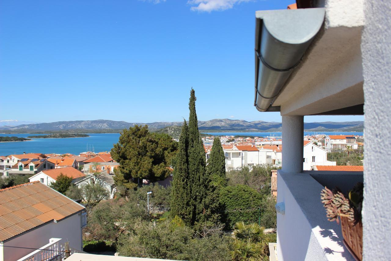 Apartments Villa Arta Murter Eksteriør bilde